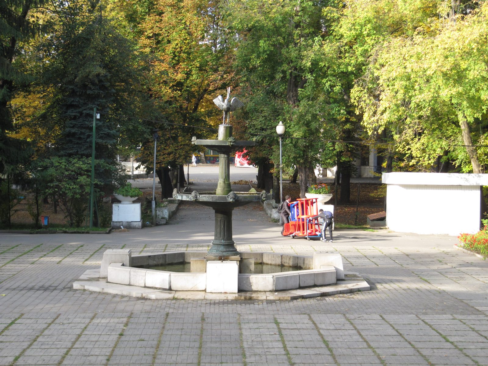 Фонтан в Центральном парке имени Коста Хетагурова